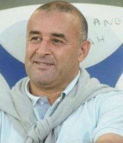 رئيس الرجاء البيضاوي ينفي مفاوضته مع بن شيخة لتدريب الفريق