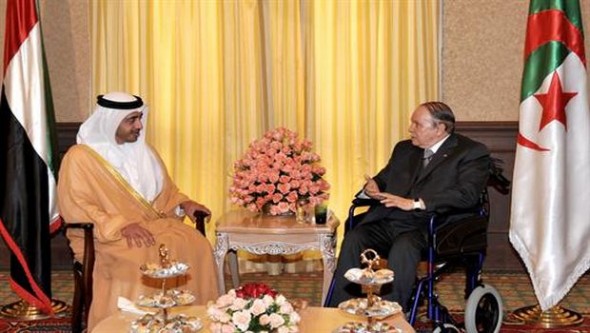 Le président Bouteflika reçoit le ministre émirati des Affaires étrangères