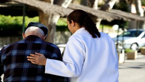 Journée d'études à Alger sur la prise en charge des personnes âgées