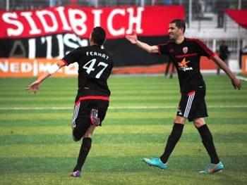 La consécration reportée