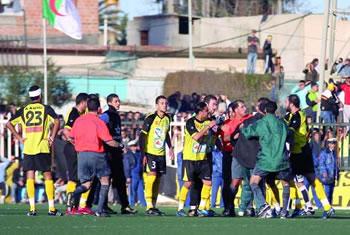 Les stades de l'USMH et du RCA non homologués