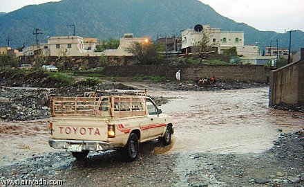 الجزائر:أمطار غزيزة تميز العديد من الولايات خلال ظهيرة اليوم الإثنين