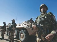 l'armée sollicitée pour sécuriser plus de 6 000 km de frontières