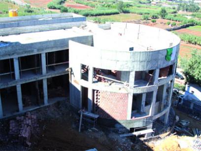 Améliorations dans la réalisation, mais non dans la procédure