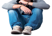 Un collégien écroué pour avoir menacé de mort son enseignant à Relizane