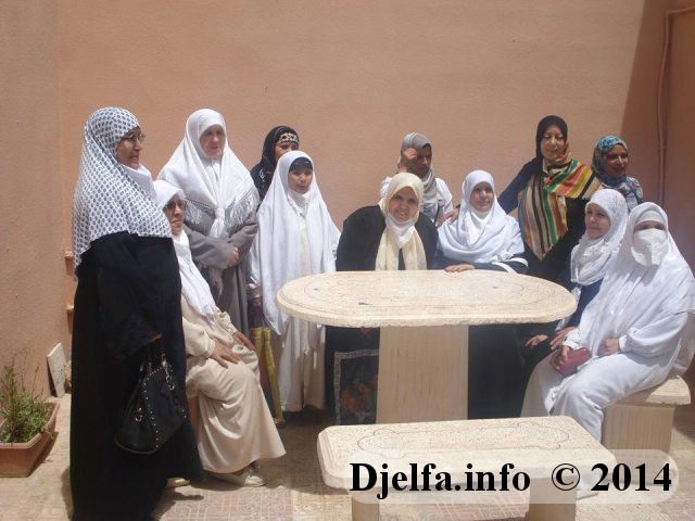 متمدرسات محو الأمية بالأغواط في زيارة مجاملة و رحلة سياحية لموظفي ملحقة محو الأمية إلى منطقتي شرشارة و بسباسة