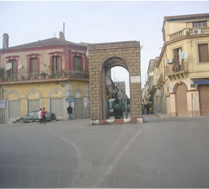 على خلفية الاستيلاء على السكنات والجيوب العقارية                    أسبوعان من المواجهات بين الأمن والمحتجين في بلديات تيبازة