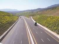 Parmi les étrangetés de l'autoroute est-ouest