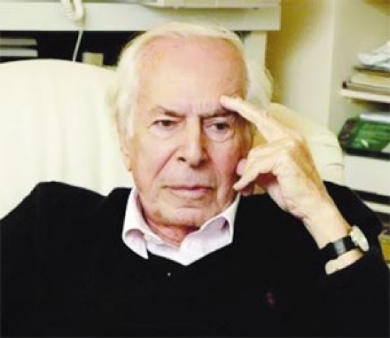 صديق الثورة الجزائرية جون دانيال يكرم بالدكتوراه الفخرية بالبليدة