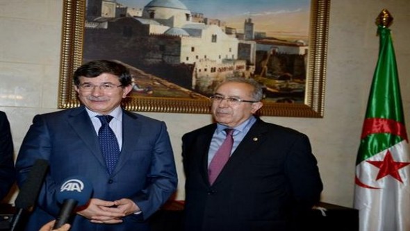Les relations algéro-turques ont nettement évolué (Davutoglu)