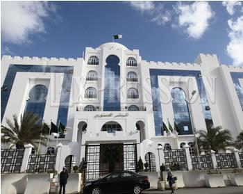 Ouyahia à l'écoute...