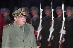 Les jeunes âgés de 30 ans et plus exemptés: Feu vert pour la carte jaune