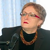 مثقفو الجزائر ينتقدون أداء الوزيرة