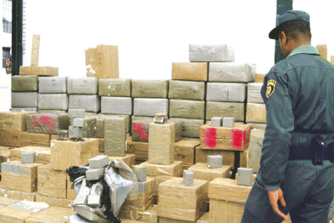 أمن وهران يفكك شبكة تهريب مخدرات موالية للبارون 