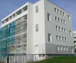 سكان حي كارطو بوهران يحتجون ويطالبون بالسكن