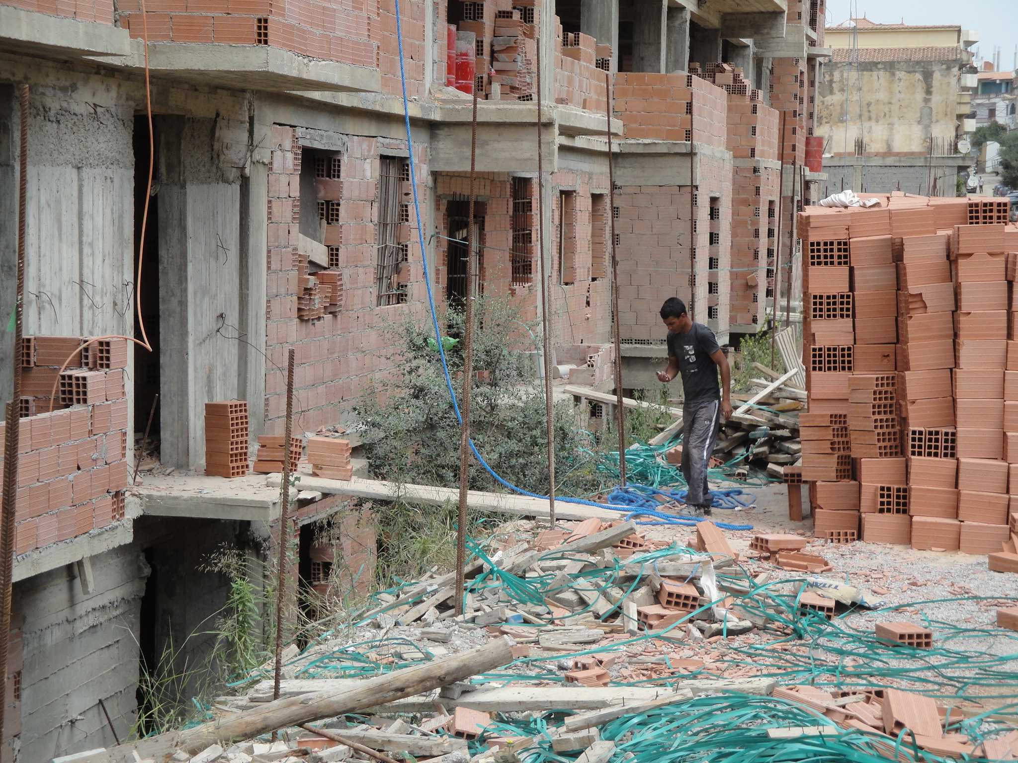 Djouadi Ali et BNA ( KOUBA) ; ARNAQUE ET POTS DE VIN