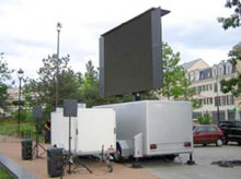 Des écrans géants dans les quartiers