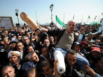 Algérie : des milliers de gardes communaux dans la rue pour réclamer des hausses salariales