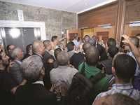 Le clan Belkhadem-Belayat empêché d'assister, hier, à la réunion du CC