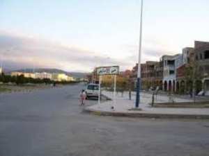 سكان عين تسرة ورأس الوادي بالبرج يغلقون الطريق