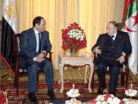 Le président Bouteflika s'entretient avec son homologue égyptien