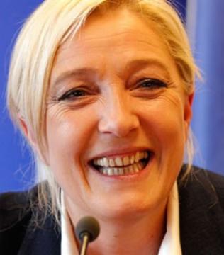 Marine Le Pen veut supprimer la double nationalité