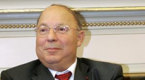 ناشطون مزقوا بطاقات عضويتهم والمستشار بالإيليزي لشؤون الهجرة يستقيل عميد مسجد باريس يستغيث عبر الشروق:على الجزائر حماية المسلمين من حملة اليمين الفرنسي