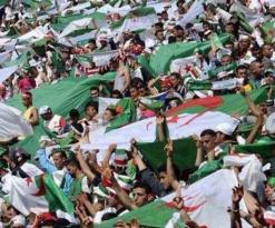 وفاة مناصر أثناء مباراة الجزائر وألمانيا بباتنة