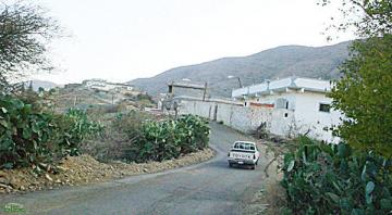 سكان قرية الحصحاصية بعنابة يغلقون الطريق الوطني رقم 85