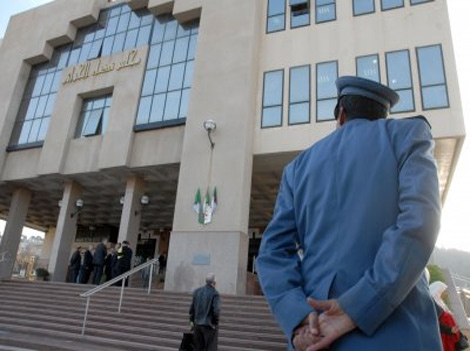 جنايات العاصمة تنظر في قضية 9 إرهابيين متهمين بالقتل بواسطة المتفجرات الأحد