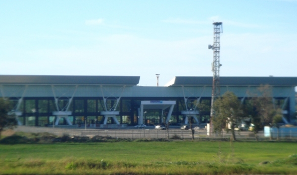 إعادة تأجيل فتح مطار فرحات عباس بجيجل يثير استياء المسافرين