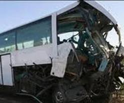 7 قتلى وجريح في انقلاب حافلة من على جسر بمعسكر