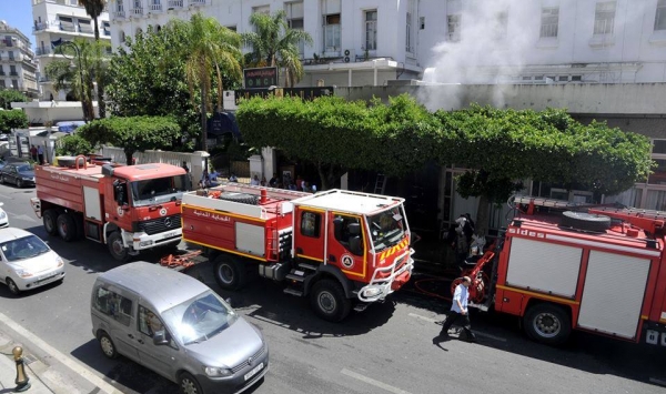 بالصور ...حريق مهوّل في محل قرب قاعة الموقار بالجزائر العاصمة