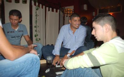 Quant on tue l'ennui dans d'homériques parties de domino