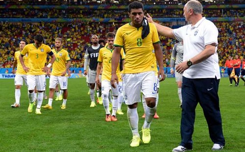 سكولاري يرفع الراية البيضاء ويعلن الانسحاب