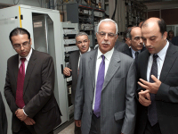 Installation de six stations de diffusion radiophonique et de 1.800 émetteurs