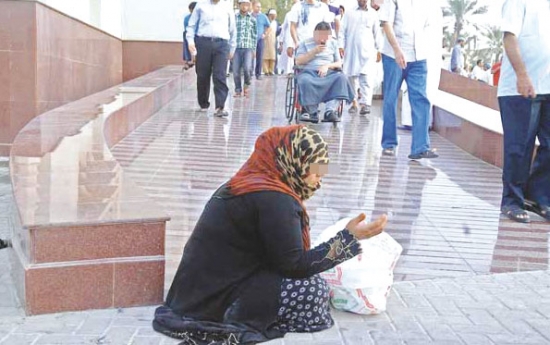 المتسوّلون يغزون شوارع سيدي بلعباس في شهر الرحمة