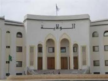 والي سكيكدة يلغي صفقات عدد من المقاولين