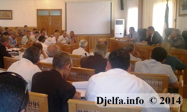 والي الجلفة يشرف على انطلاق عملية تسمية الشوارع والأحياء والمباني بتنصيب اللجنة الولائية