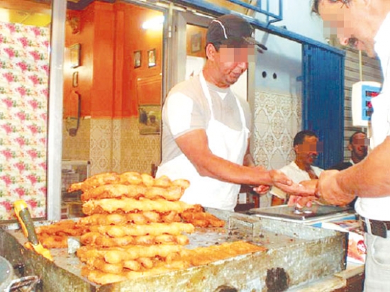 صناعة الزلابية لأصحاب المهنة فقط بتيزي وزو