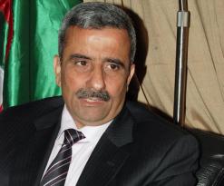 محمد تهمي يتوعد بفسخ عقد الشركات المنجزة لملعب تيزي وزو ويمهلها نهاية 2015 لاستلامه