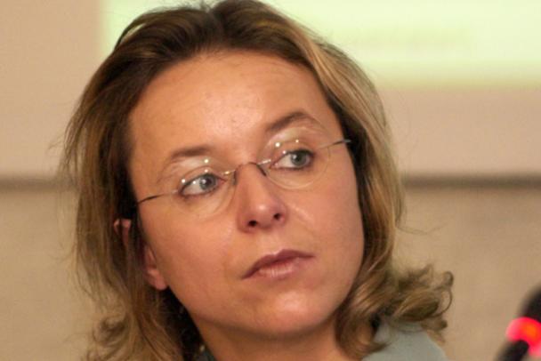 سفيرة النمسا بالجزائر تنقذ منتجي التفاح بخنشلة من الإفلاس