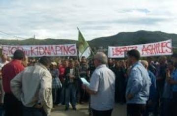 سكان بني زمنزار ينظمون تجمعا شعبيا بتيزي وزو