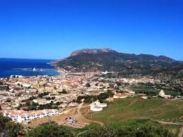 ندد المواطنين في تنس عن سوء التسيير من قبل السلطات المحلية المتعلق بإنشاء مركز الردم التقني للفضلات.