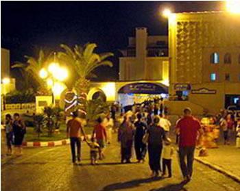 Alger bouillonne la nuit