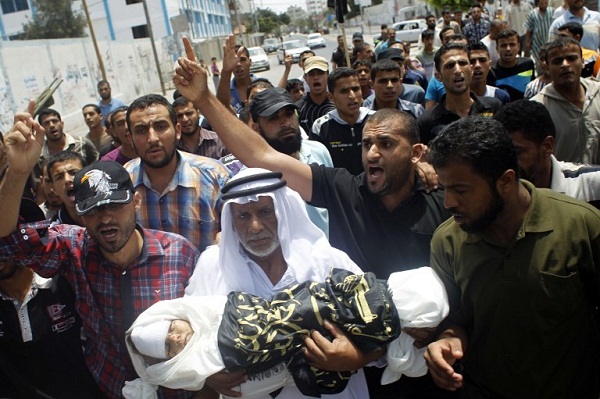 سباحة تركية ودراج ماليزي يتحدّيان العقوبات وينتصران لغزة