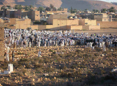 تجدد المواجهات بغرداية وغلق الطريق الوطني رقم 01 بمدينة بريان