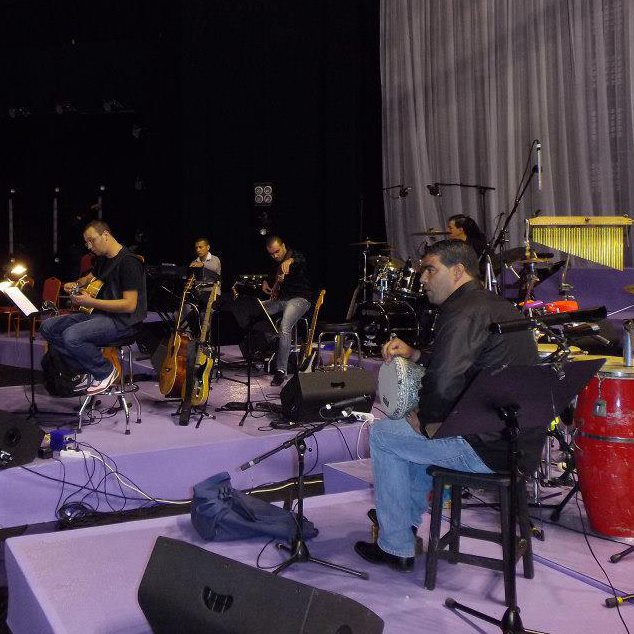 بيوغرافيا طغبعت