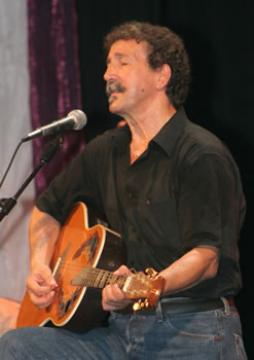 Aït Menguellet égal à lui-même