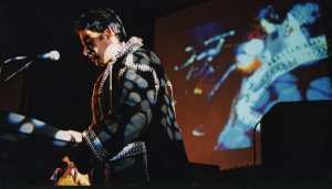 بيوغرافيا ايثران